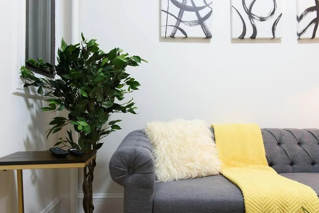 1567-1A New 2Br Prime Upper East Apt W&D New York Apartment